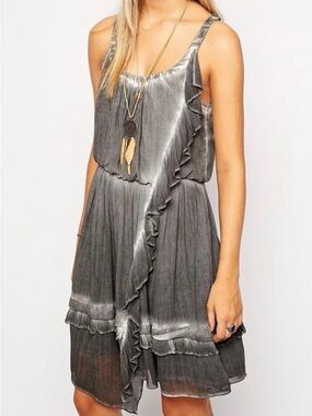 Free People Gray Ruffle Midi Dress Size SP pre-owned.